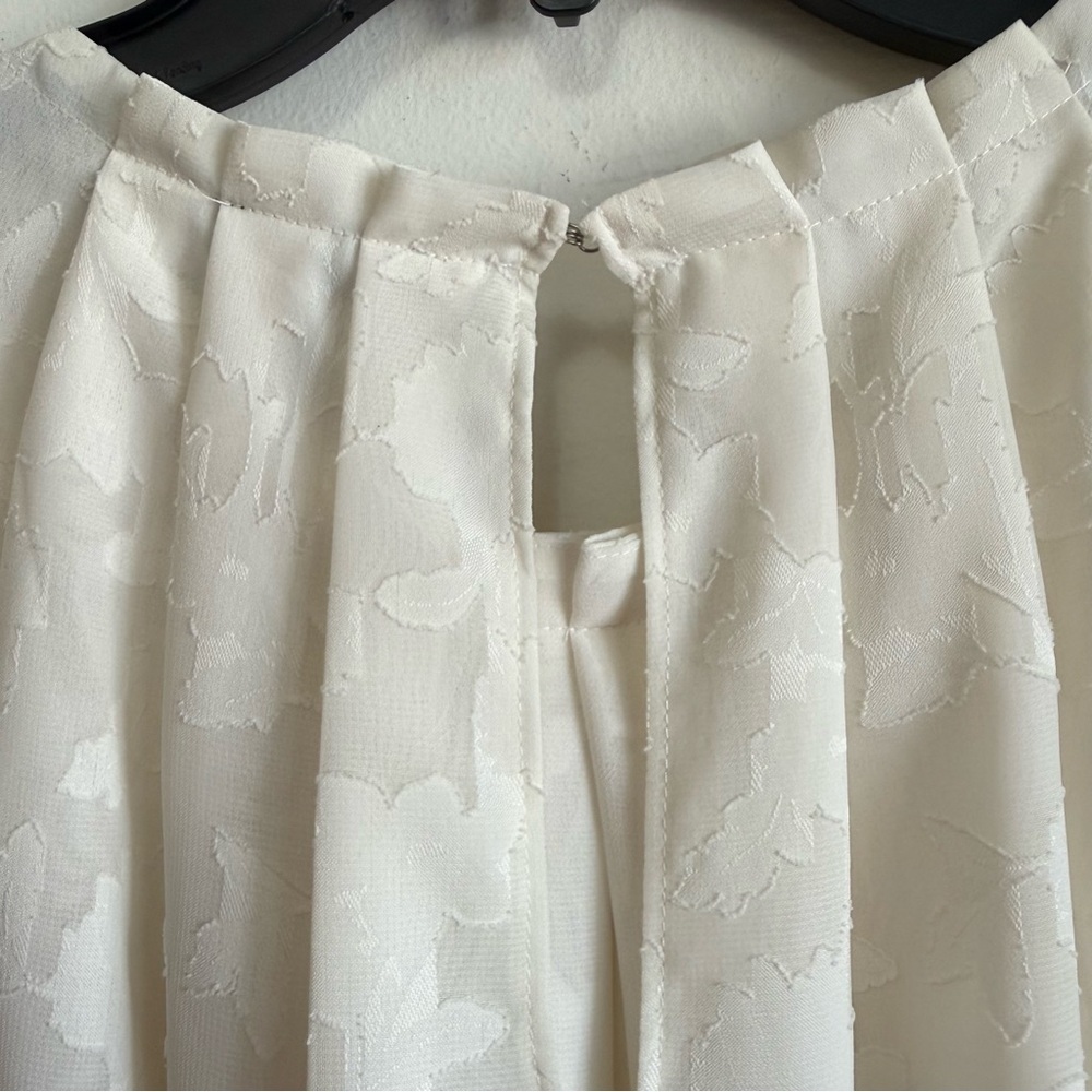 Ann Taylor Factory Ivory Floral Burnout Pleated Blouse Petite Large NWT - Picture 7 of 8